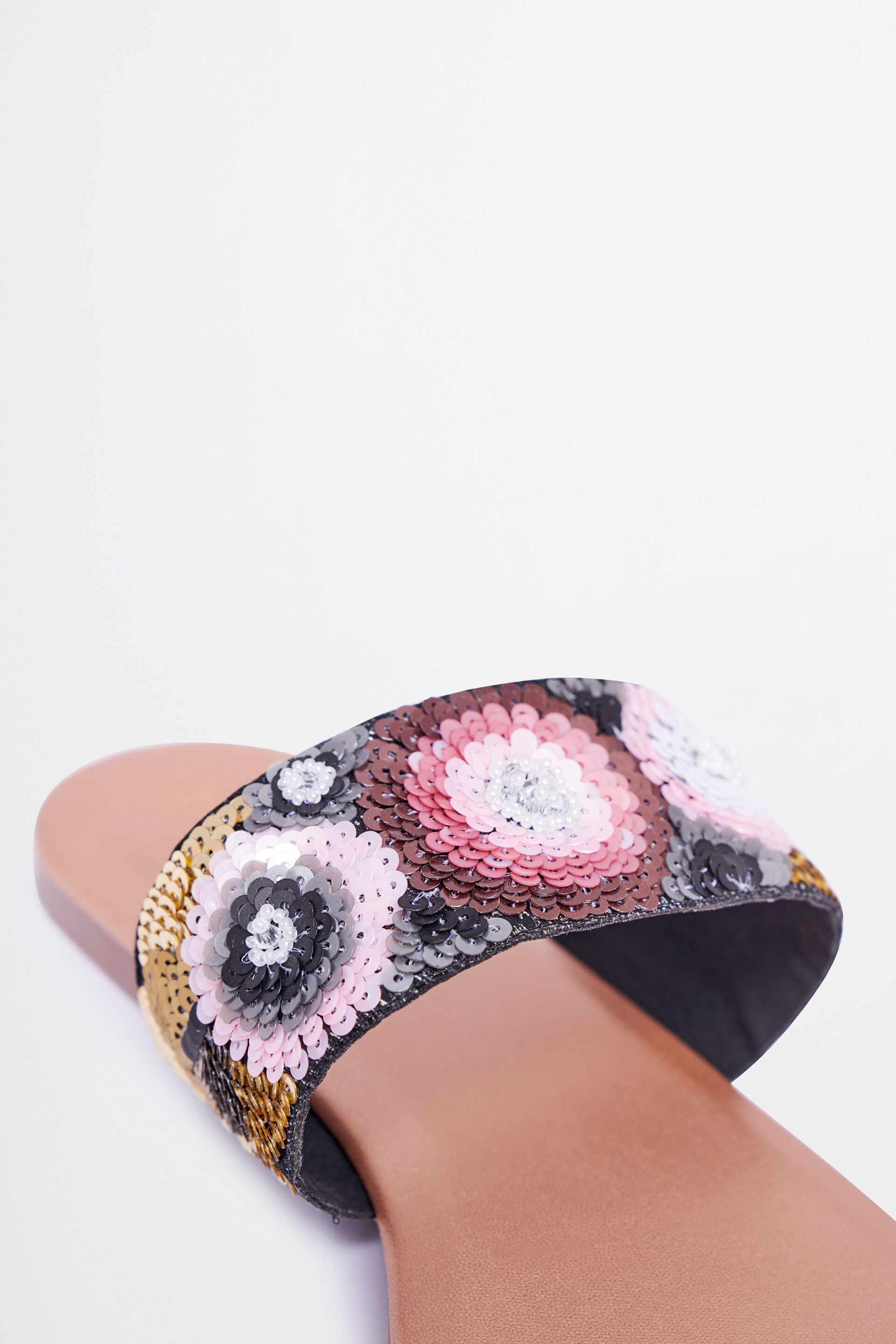 Global desi hotsell sandals